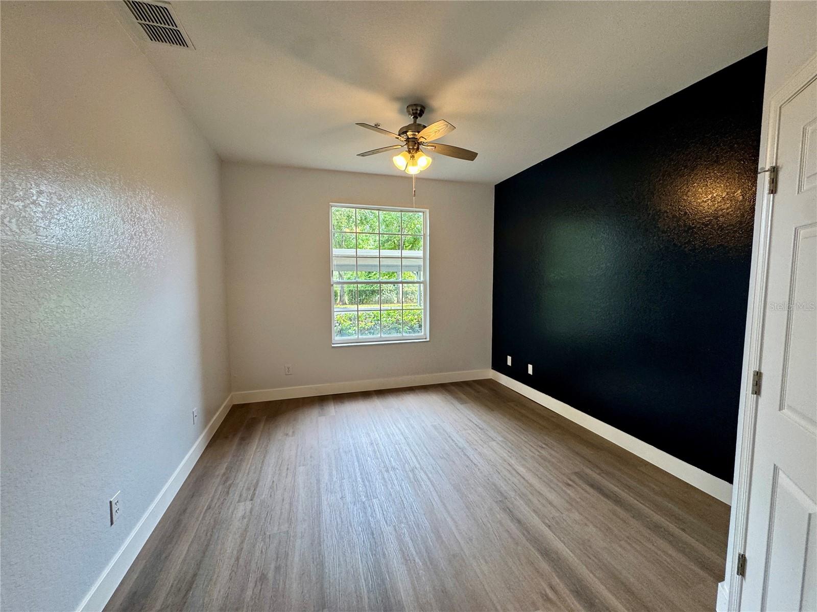 CRESTVIEW CONDO PH 01 - Residential
