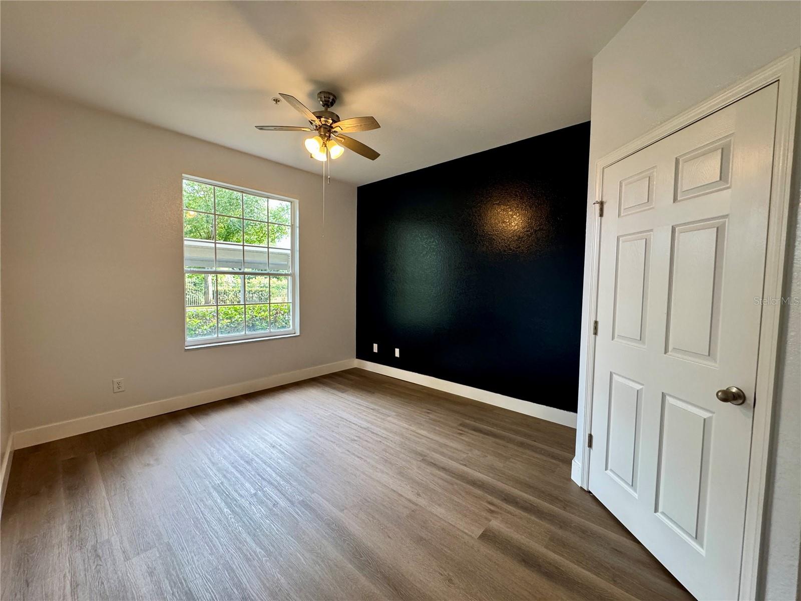 CRESTVIEW CONDO PH 01 - Residential