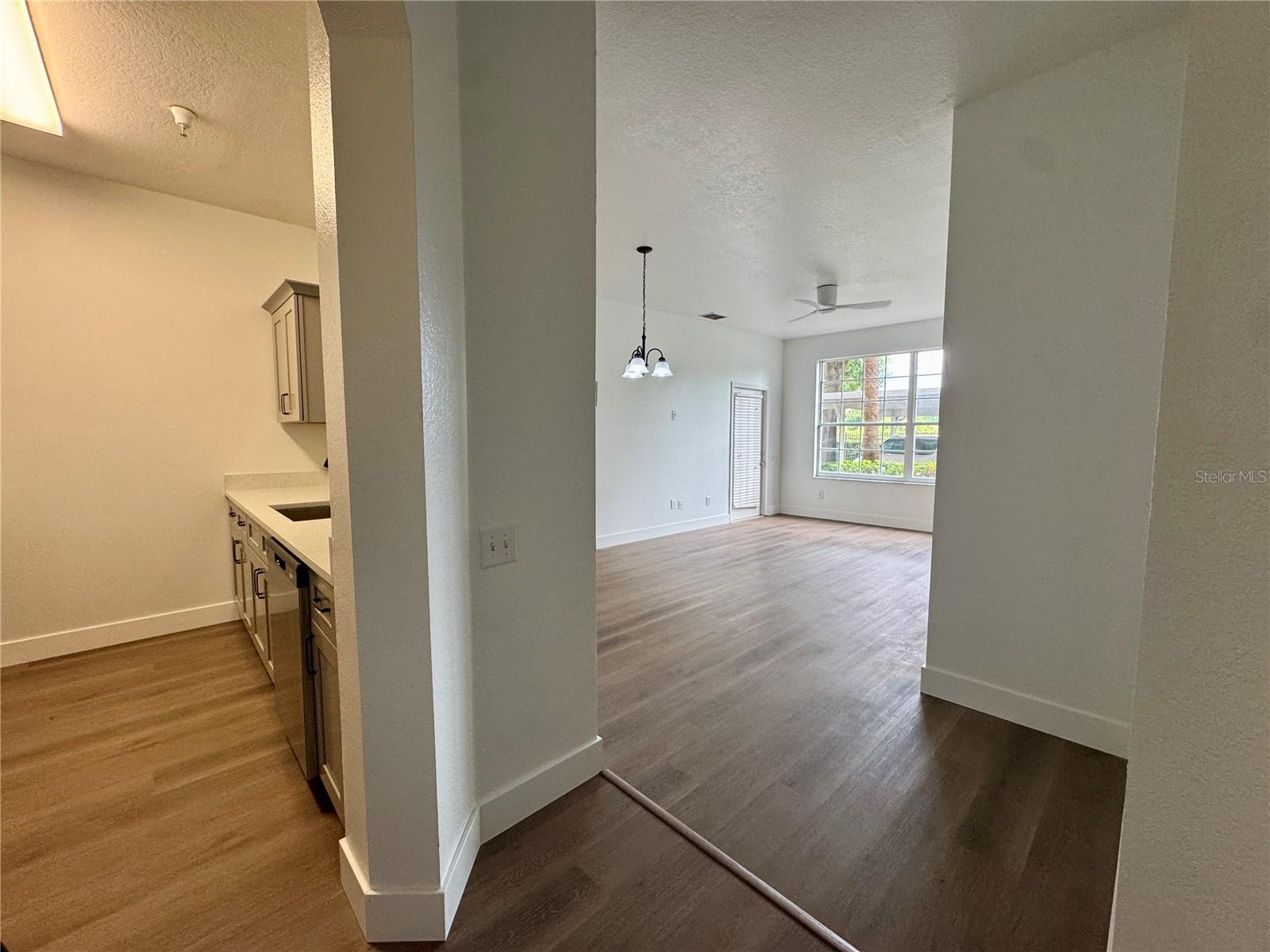 CRESTVIEW CONDO PH 01 - Residential