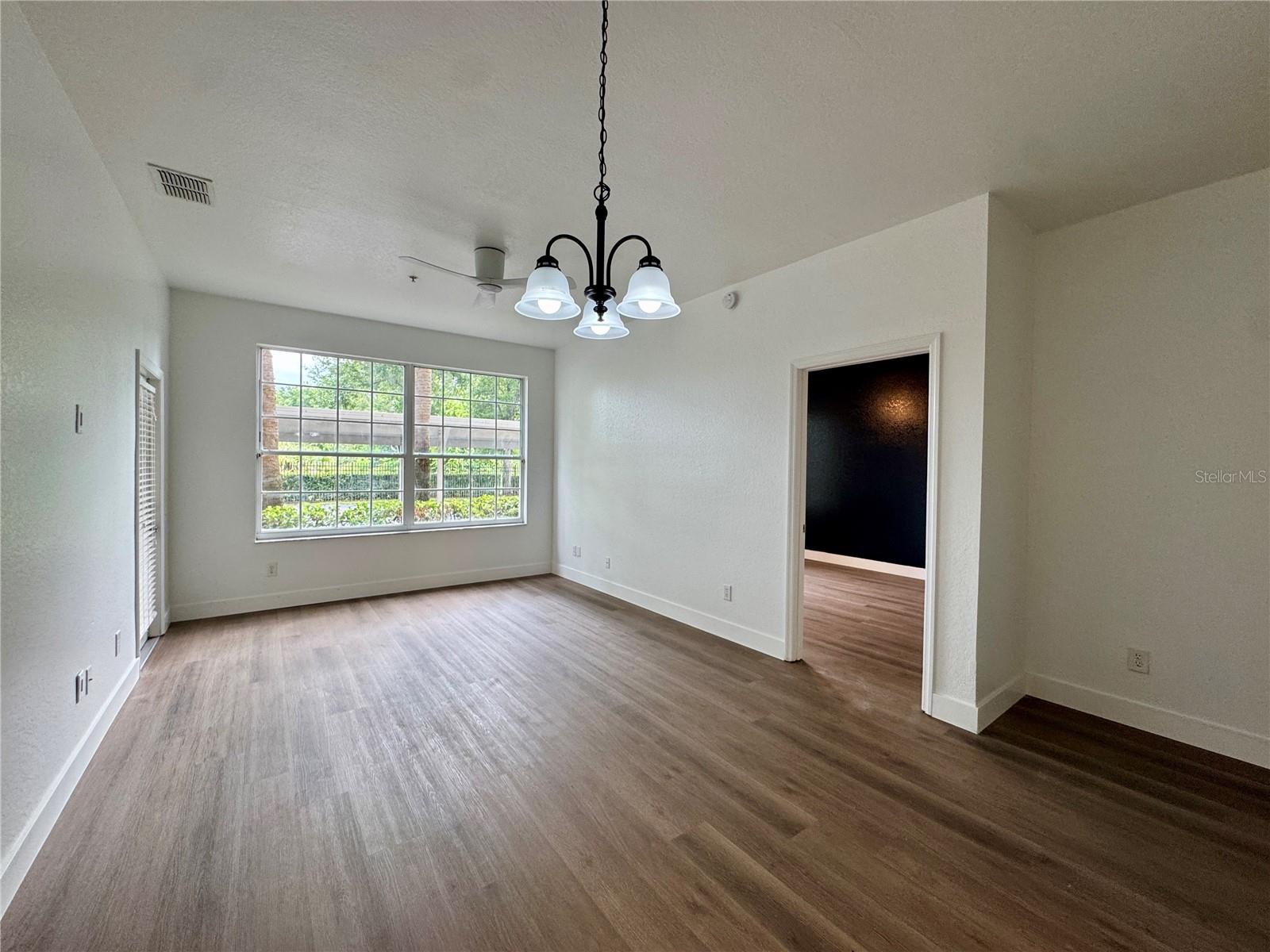 CRESTVIEW CONDO PH 01 - Residential