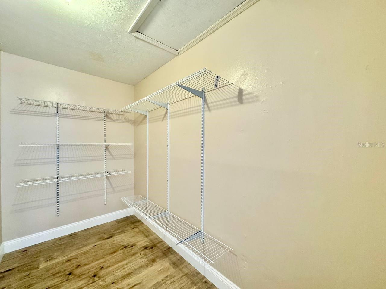 LAKEVIEW VILLAGE SEC A UNI - Residential Lease