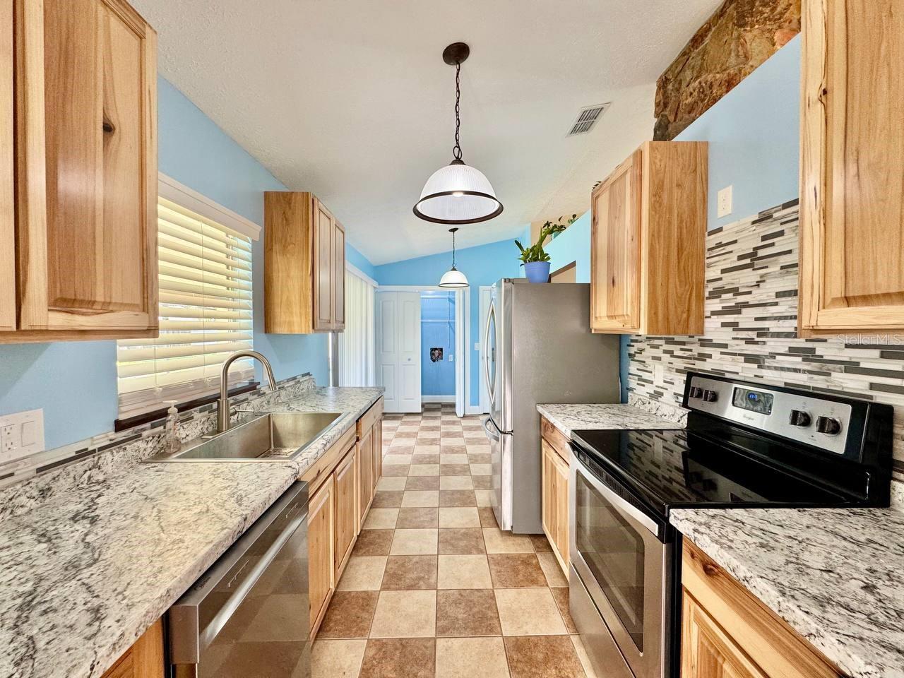 LAKEVIEW VILLAGE SEC A UNI - Residential Lease
