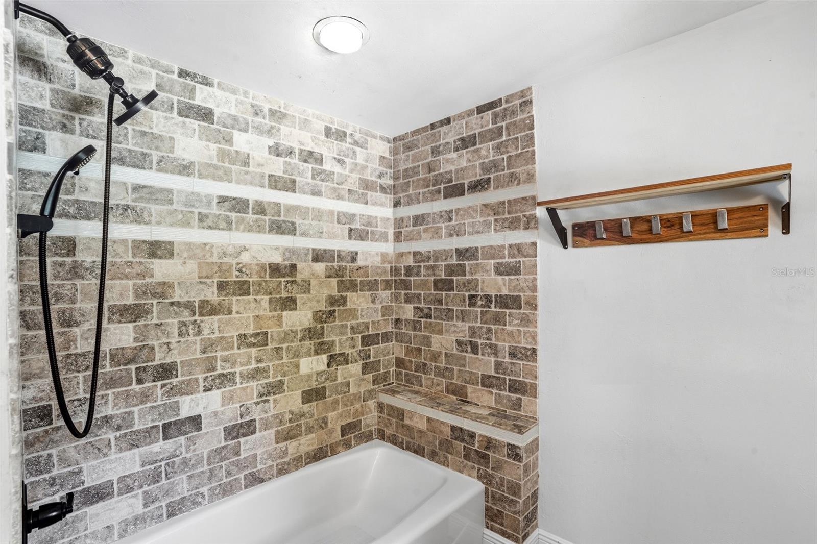 MCGREGOR ISLES - Residential