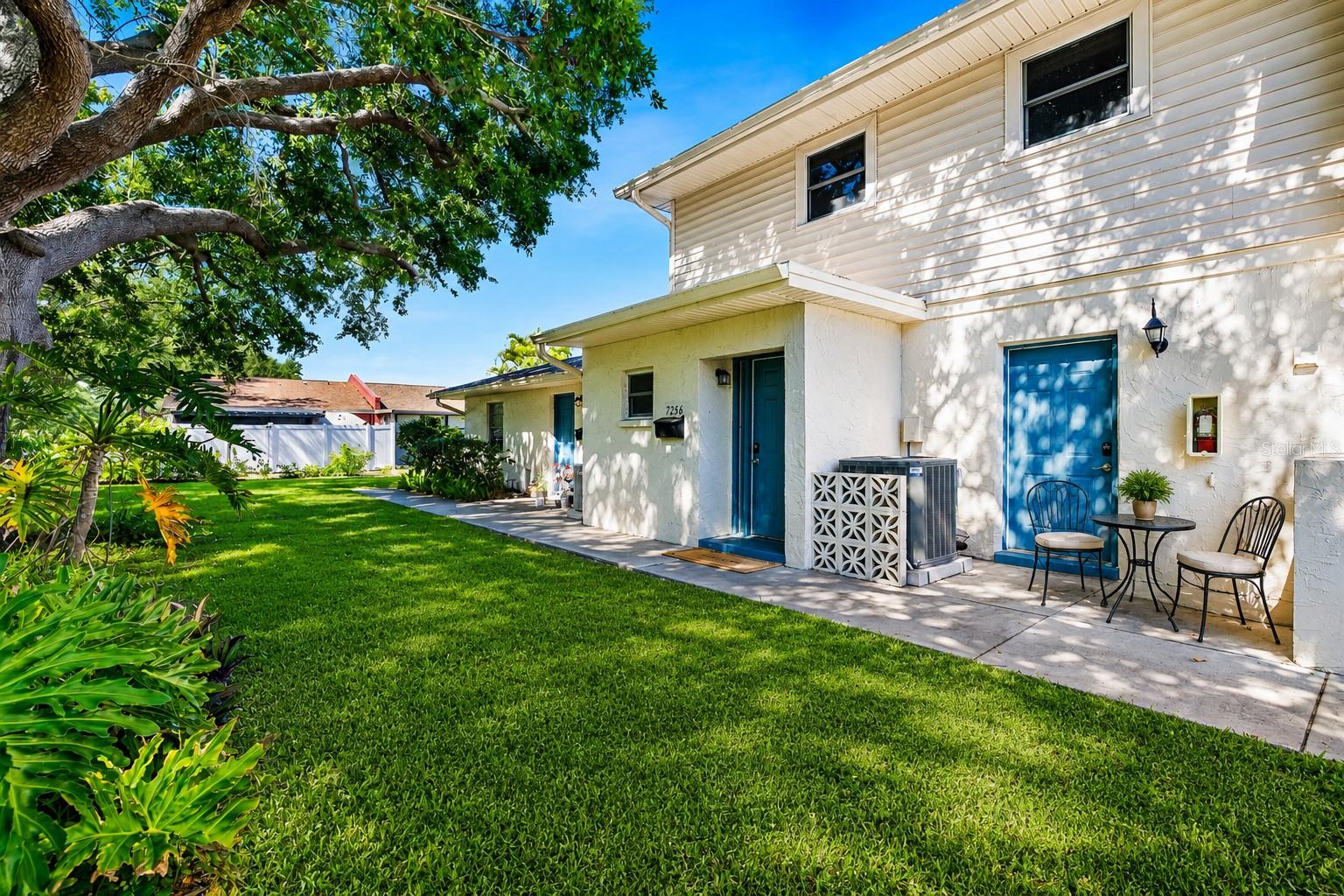 TOWNHOUSES AT BONNIE BAY CONDO - Residential