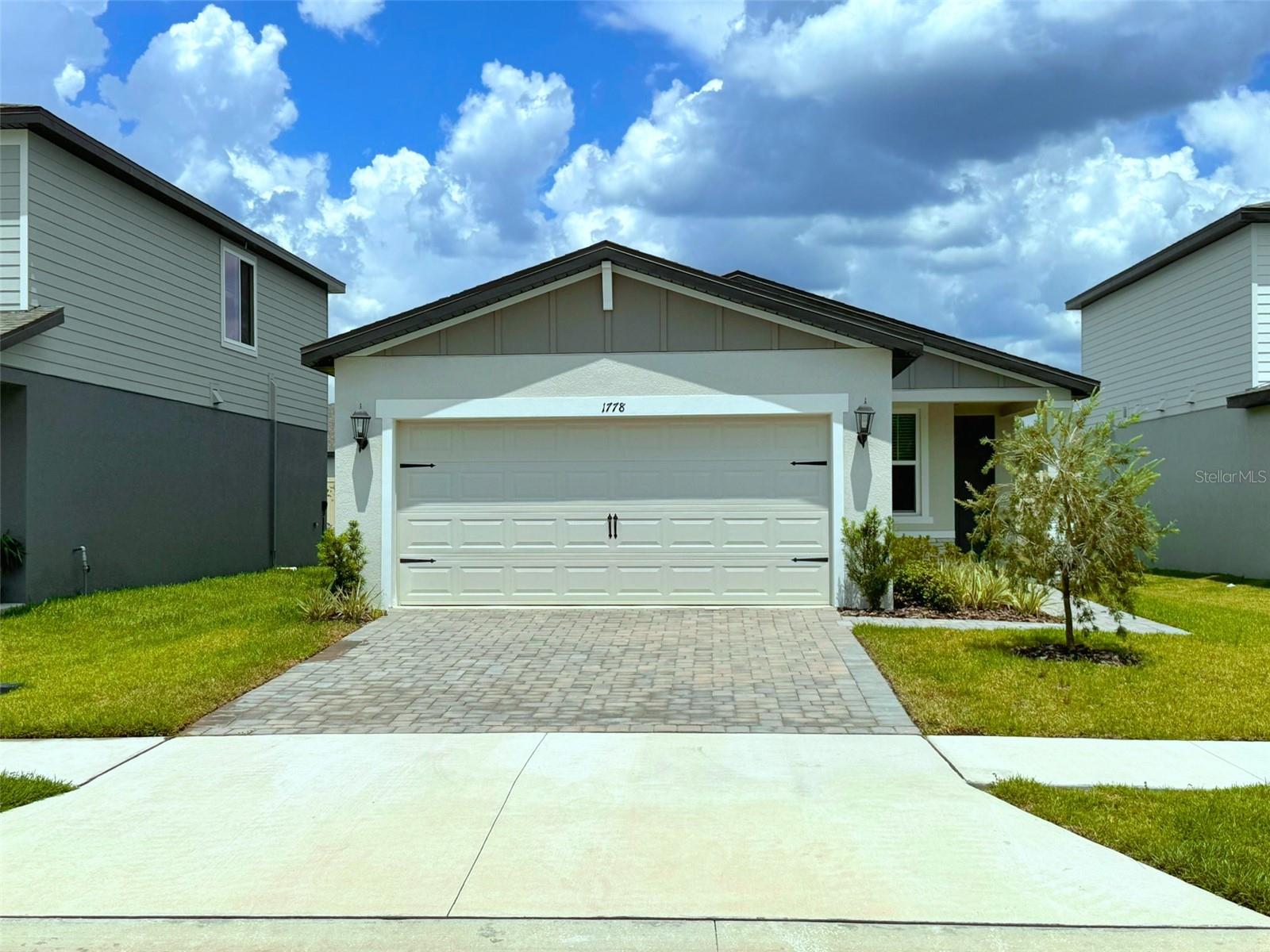 TWO RIVERS - Residential Lease