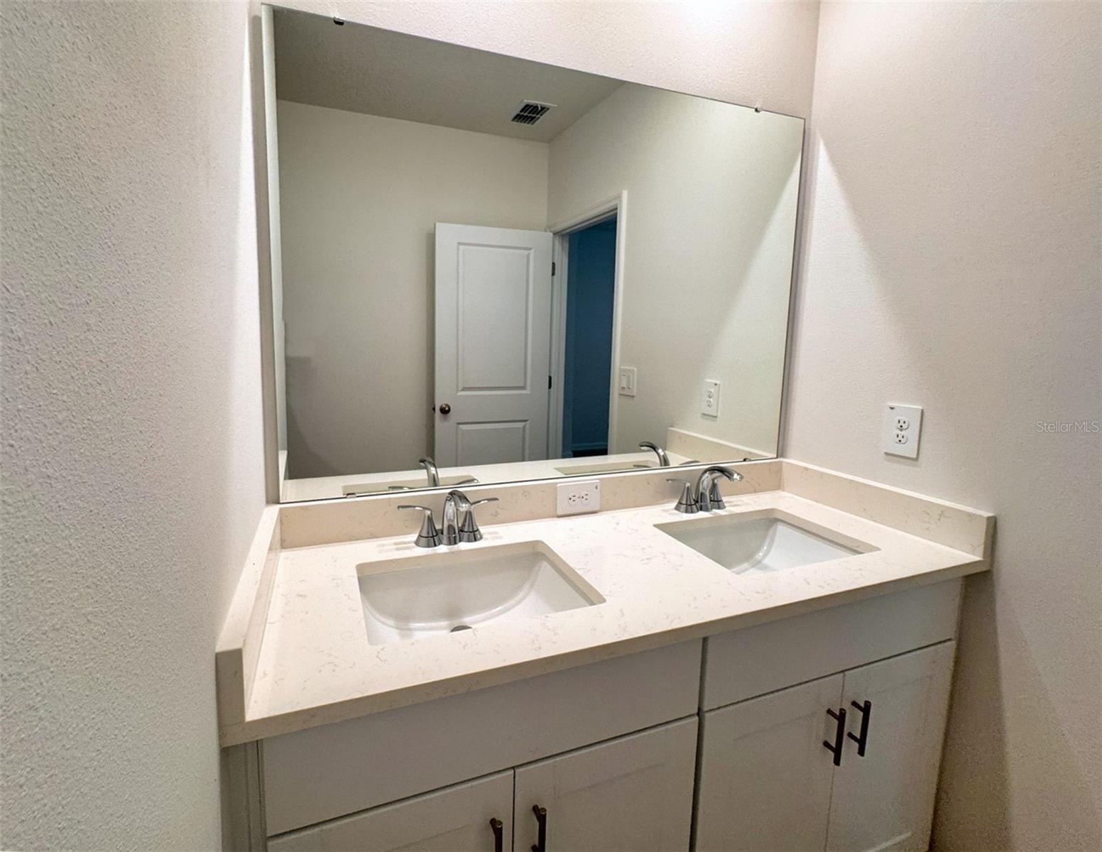 TWO RIVERS - Residential Lease