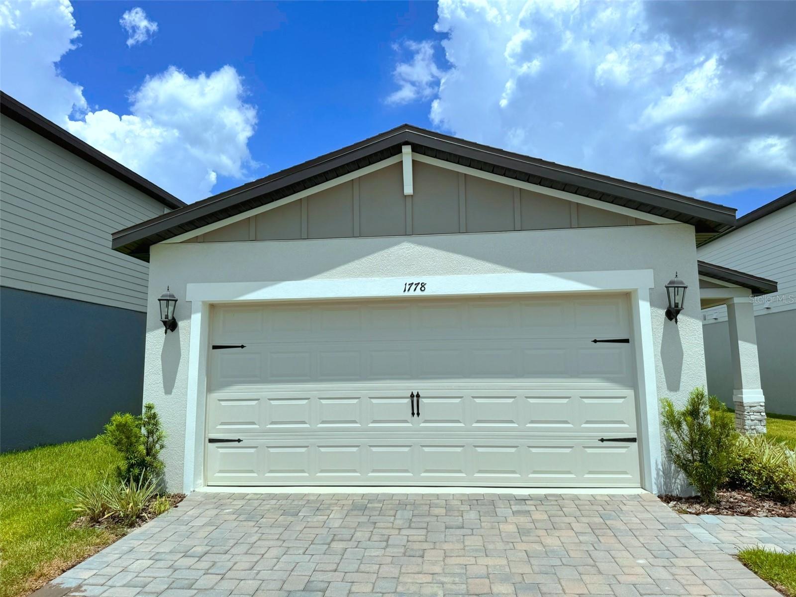 TWO RIVERS - Residential Lease