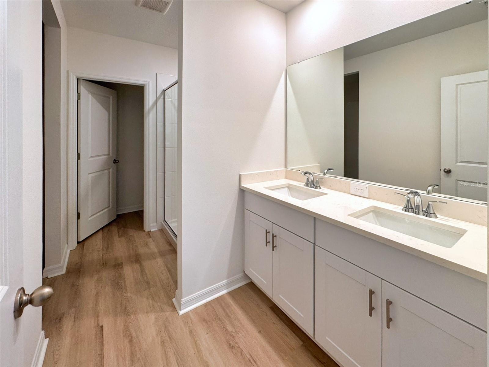 TWO RIVERS - Residential Lease