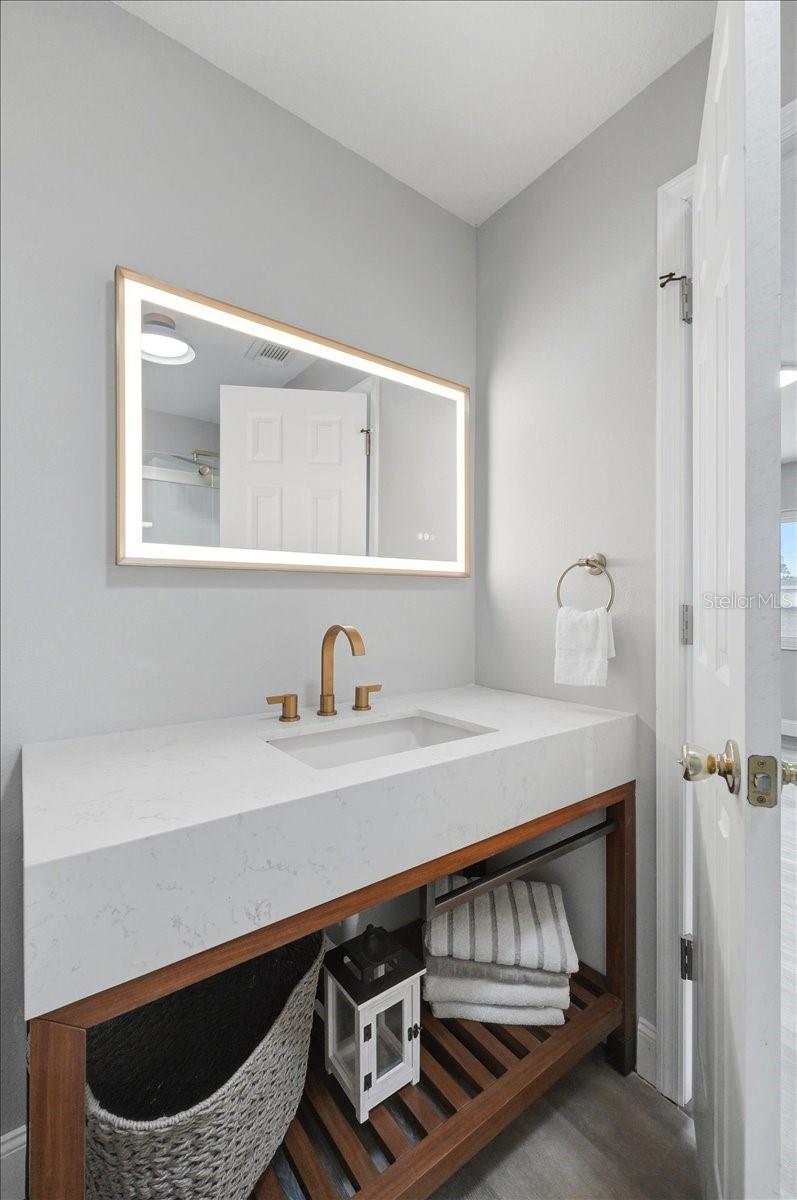 LAKE KIT - Residential