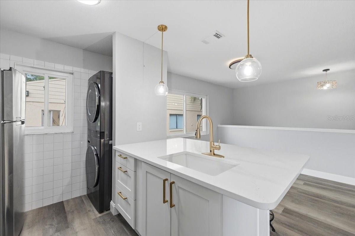 LAKE KIT - Residential