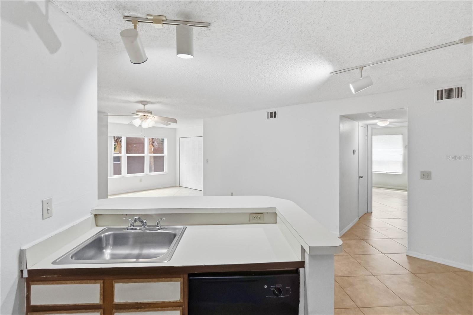 VENETIAN PLACE CONDO - Residential