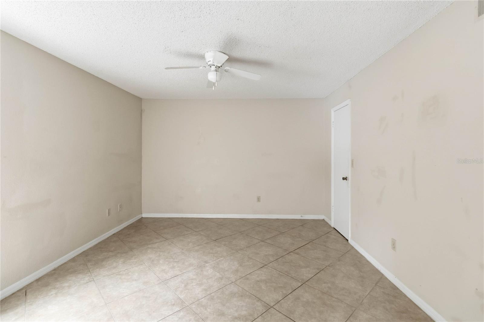VENETIAN PLACE CONDO - Residential