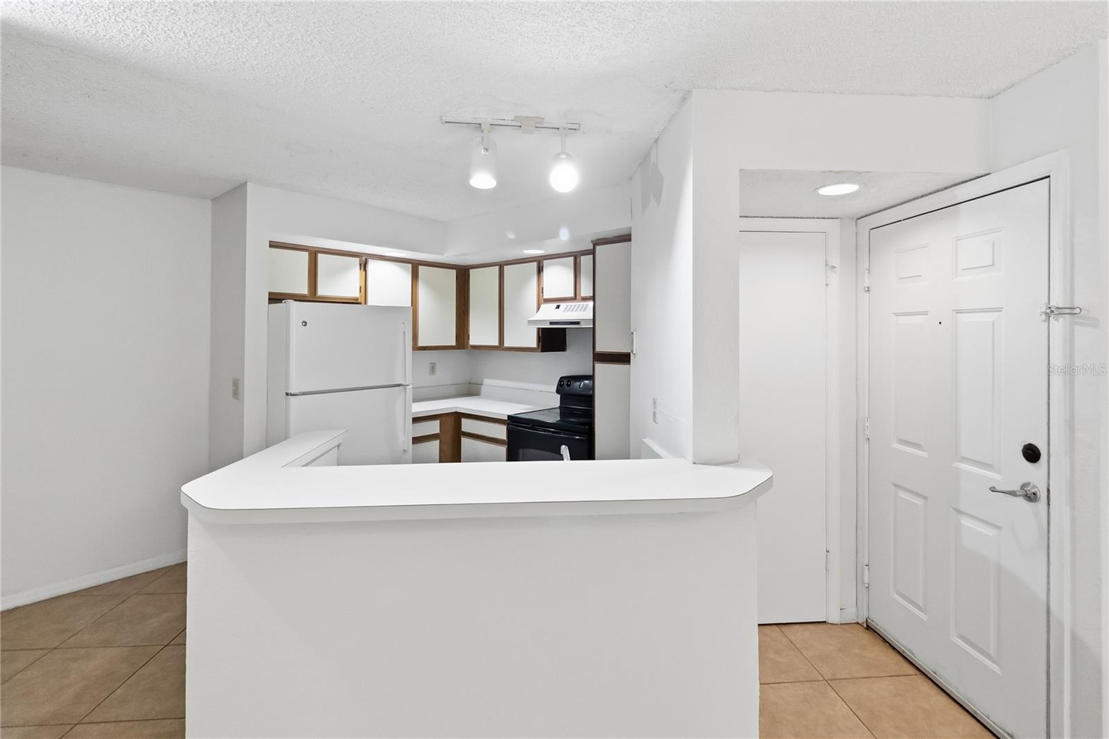 VENETIAN PLACE CONDO - Residential