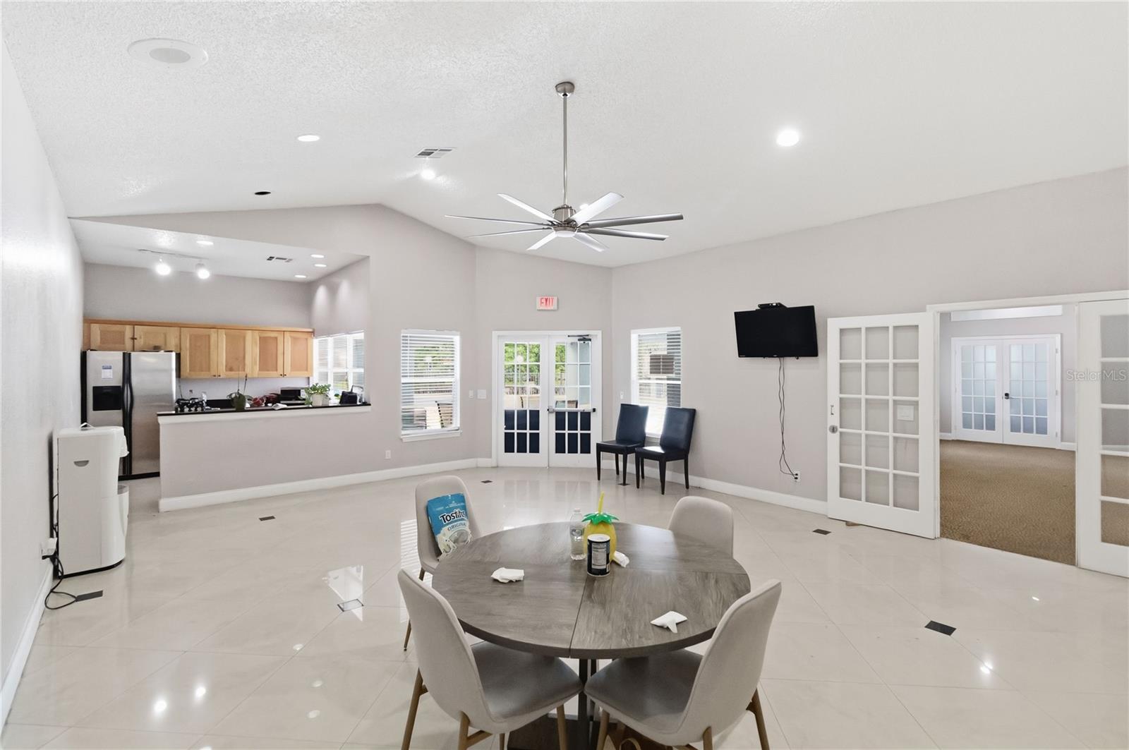 VENETIAN PLACE CONDO - Residential