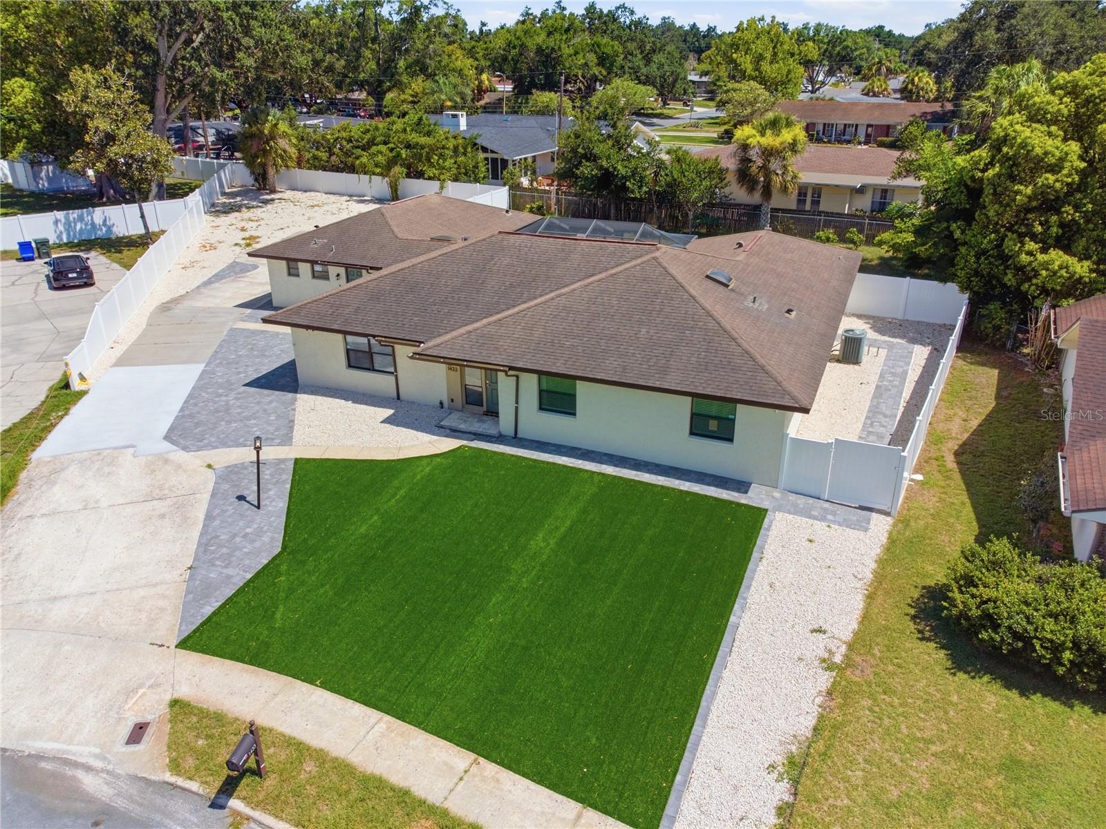 LAKE HOLLINGSWORTH ESTATES - Residential