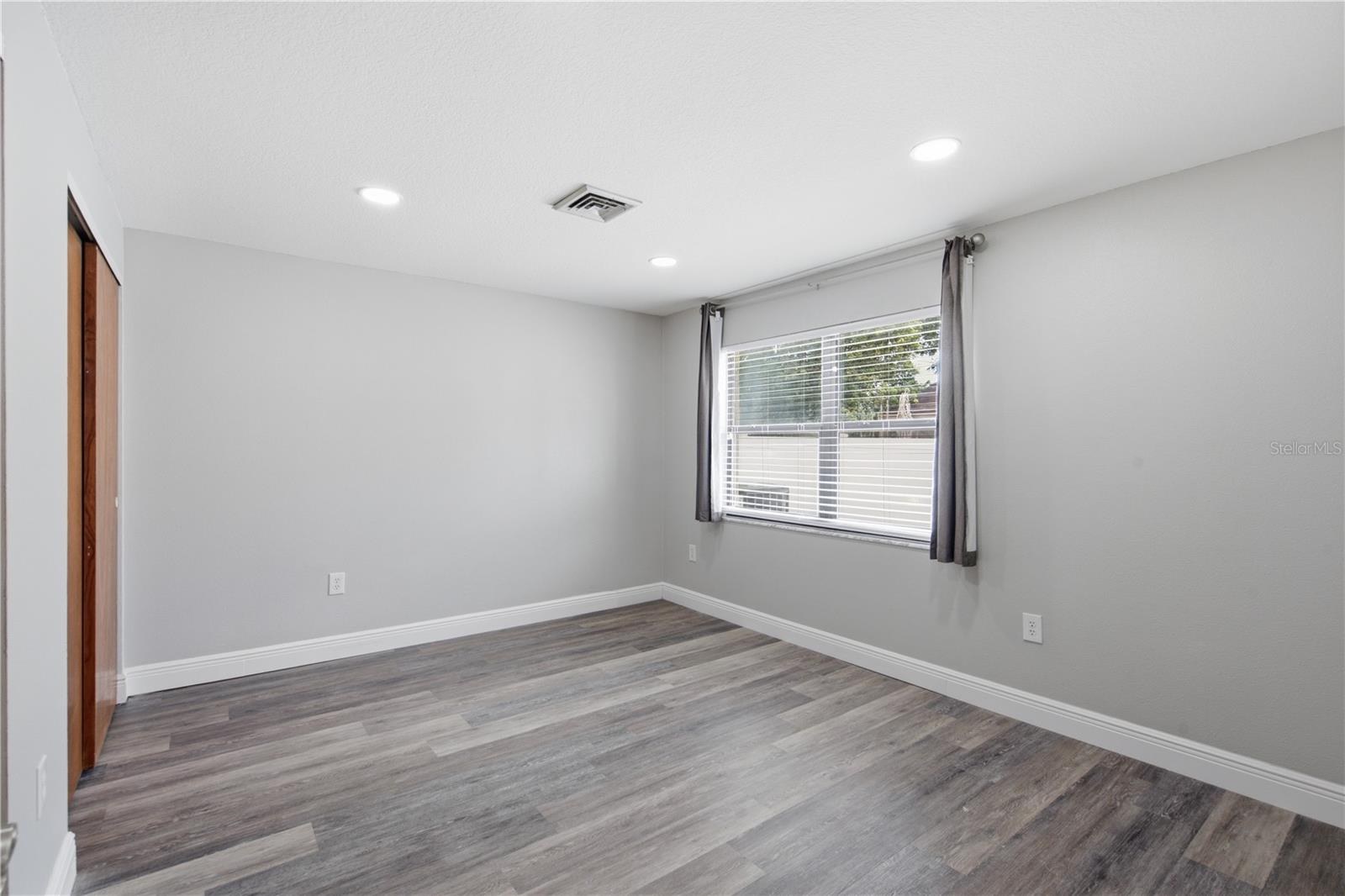 LAKE HOLLINGSWORTH ESTATES - Residential