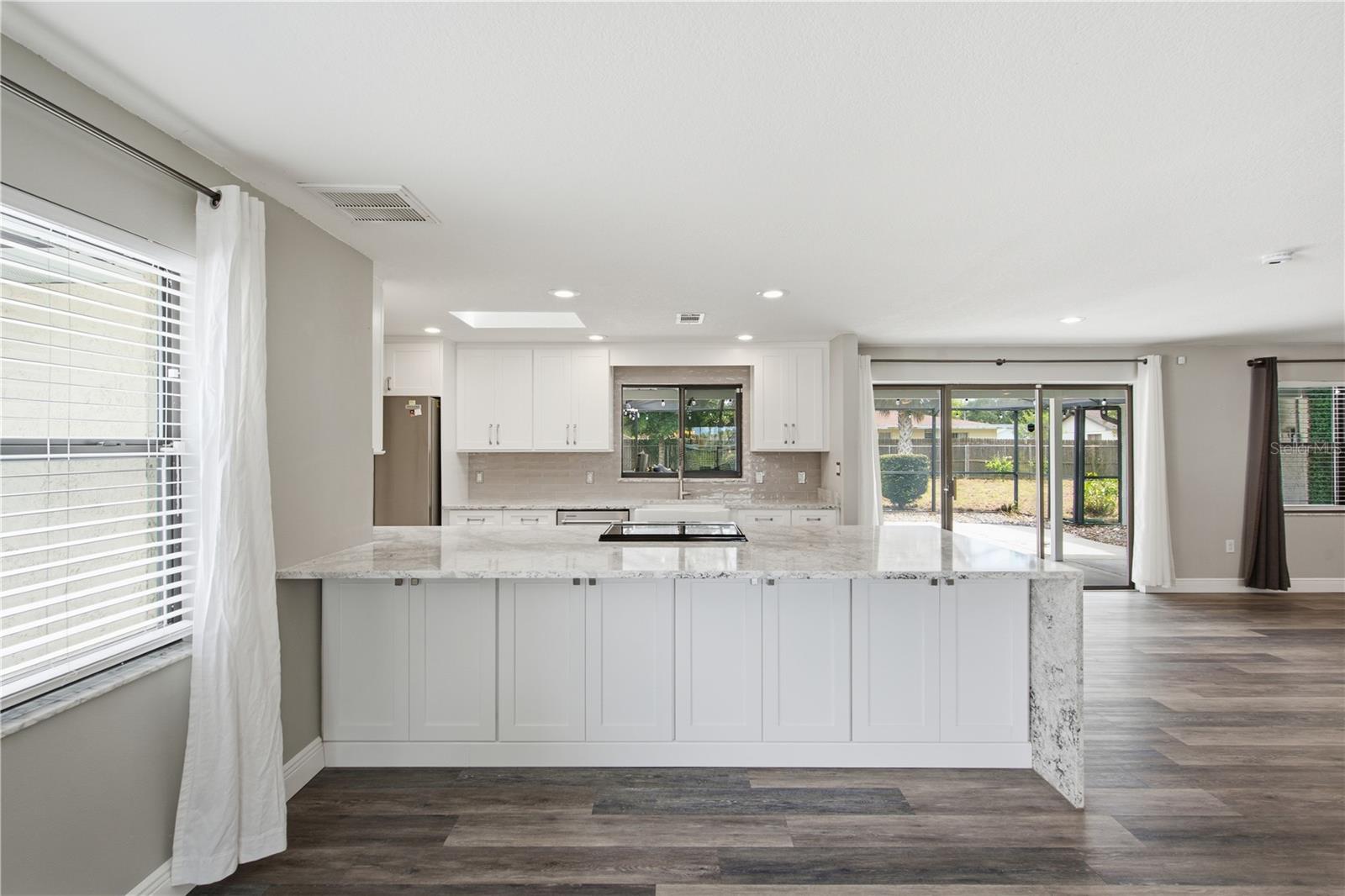LAKE HOLLINGSWORTH ESTATES - Residential