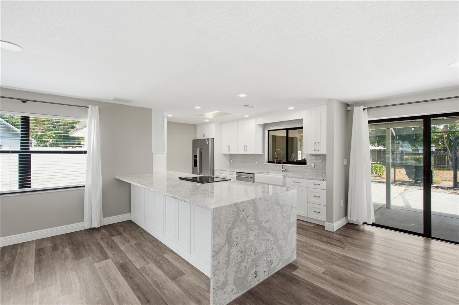 LAKE HOLLINGSWORTH ESTATES - Residential