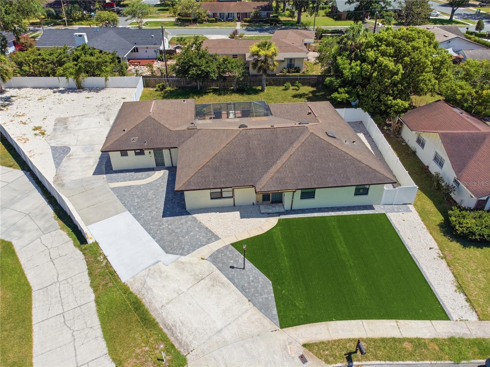 LAKE HOLLINGSWORTH ESTATES - Residential