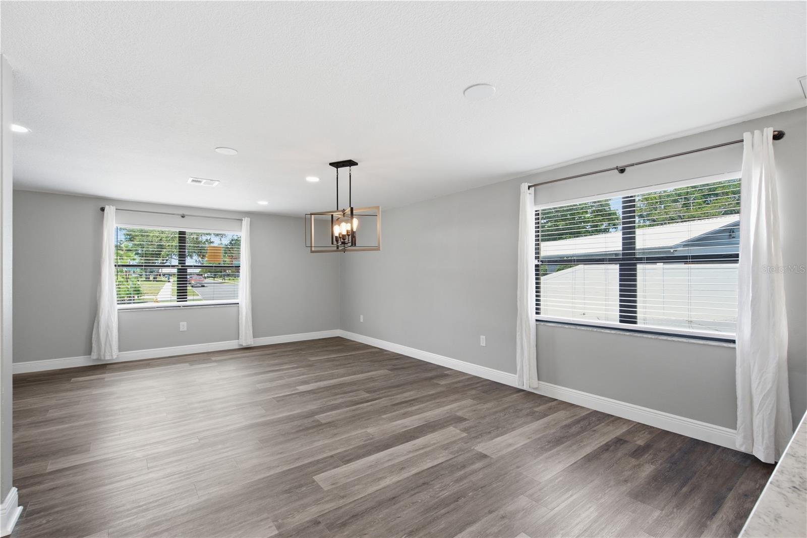 LAKE HOLLINGSWORTH ESTATES - Residential