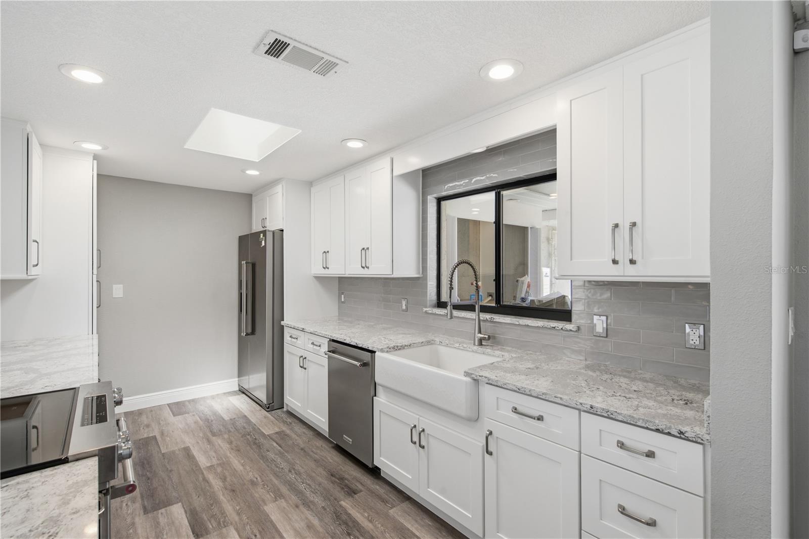 LAKE HOLLINGSWORTH ESTATES - Residential