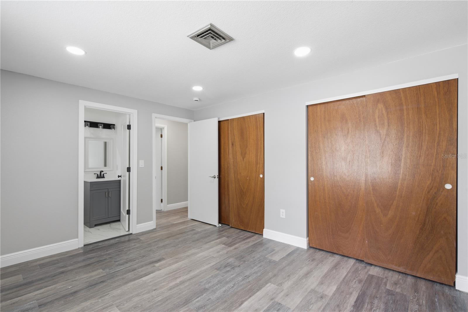 LAKE HOLLINGSWORTH ESTATES - Residential