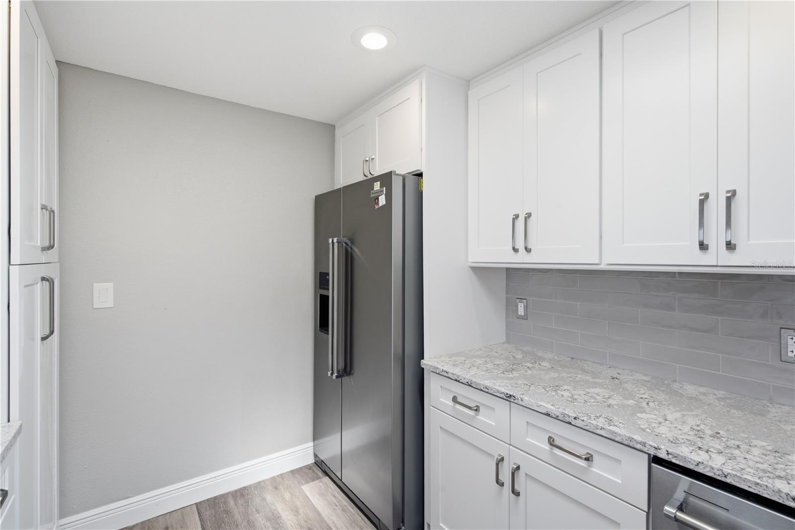 LAKE HOLLINGSWORTH ESTATES - Residential