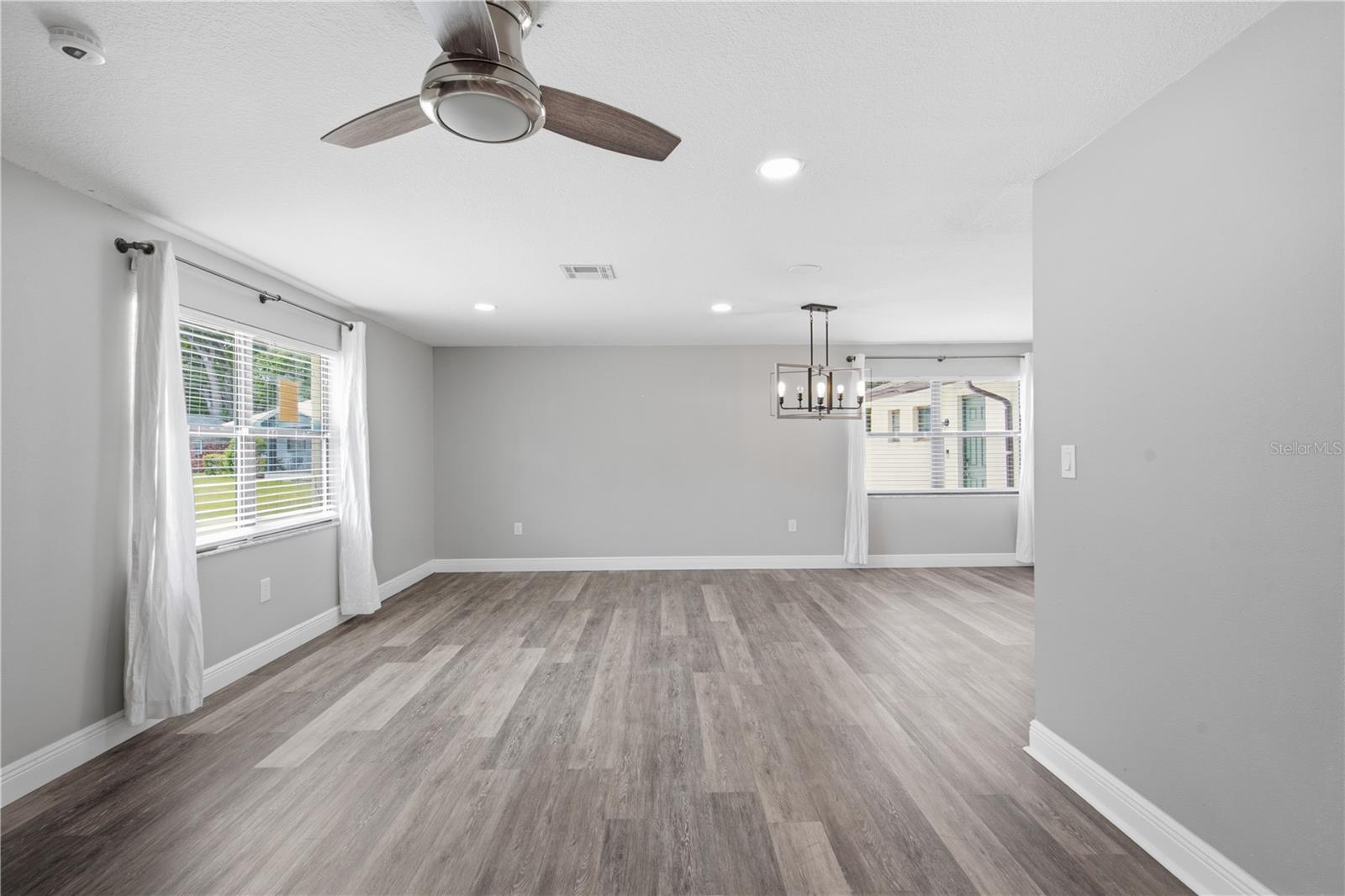 LAKE HOLLINGSWORTH ESTATES - Residential