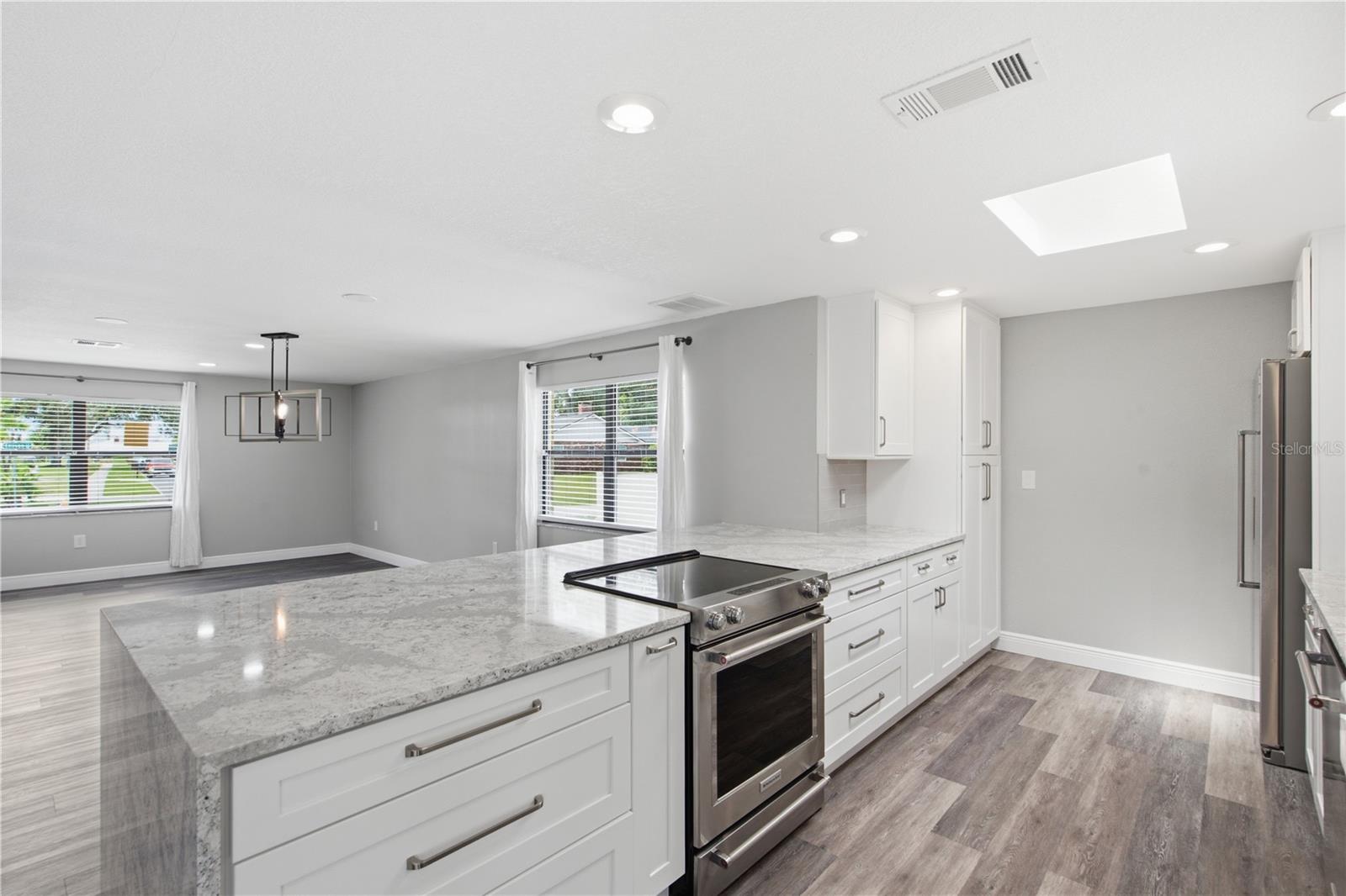 LAKE HOLLINGSWORTH ESTATES - Residential