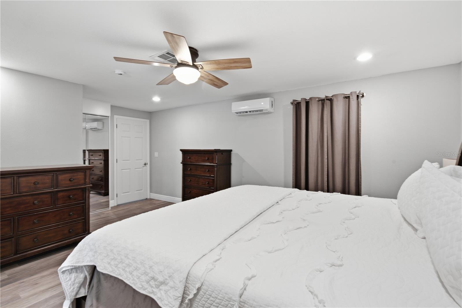 LAKE HOLLINGSWORTH ESTATES - Residential