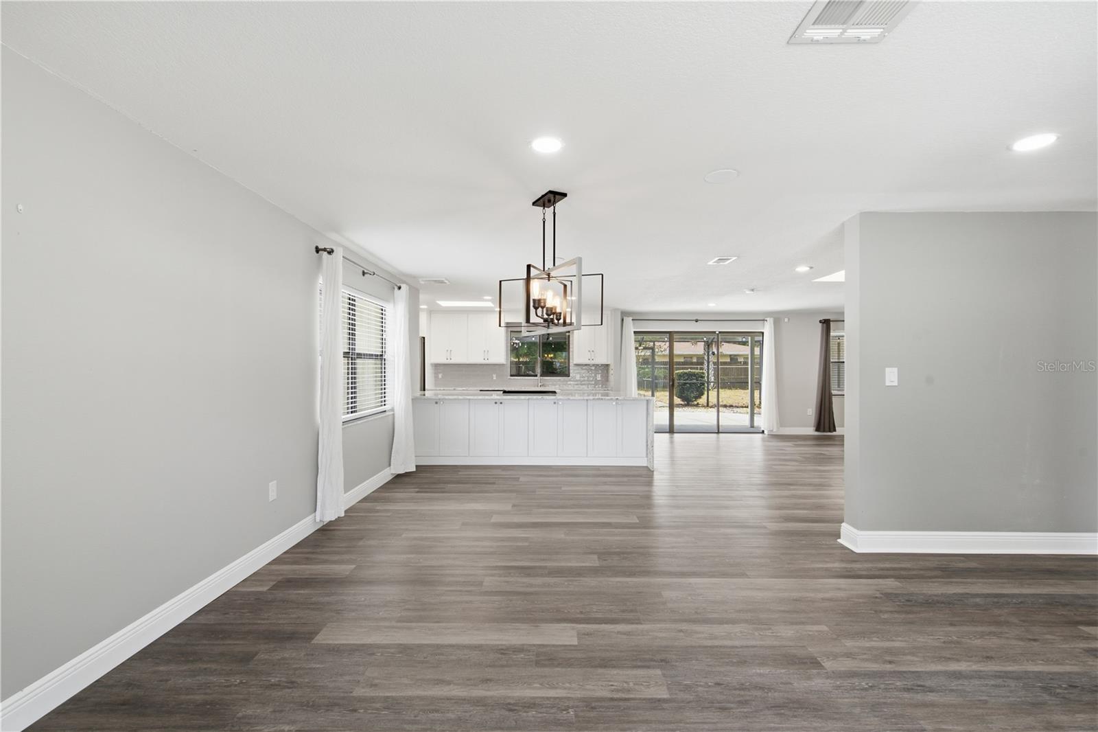 LAKE HOLLINGSWORTH ESTATES - Residential