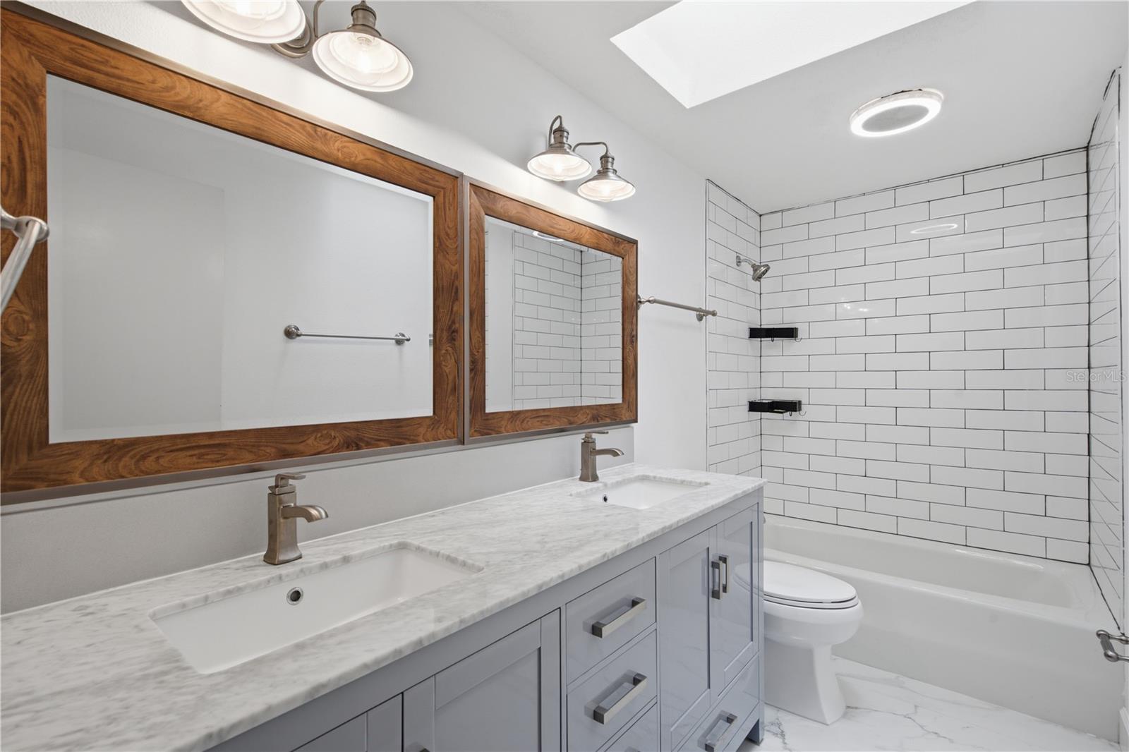 LAKE HOLLINGSWORTH ESTATES - Residential