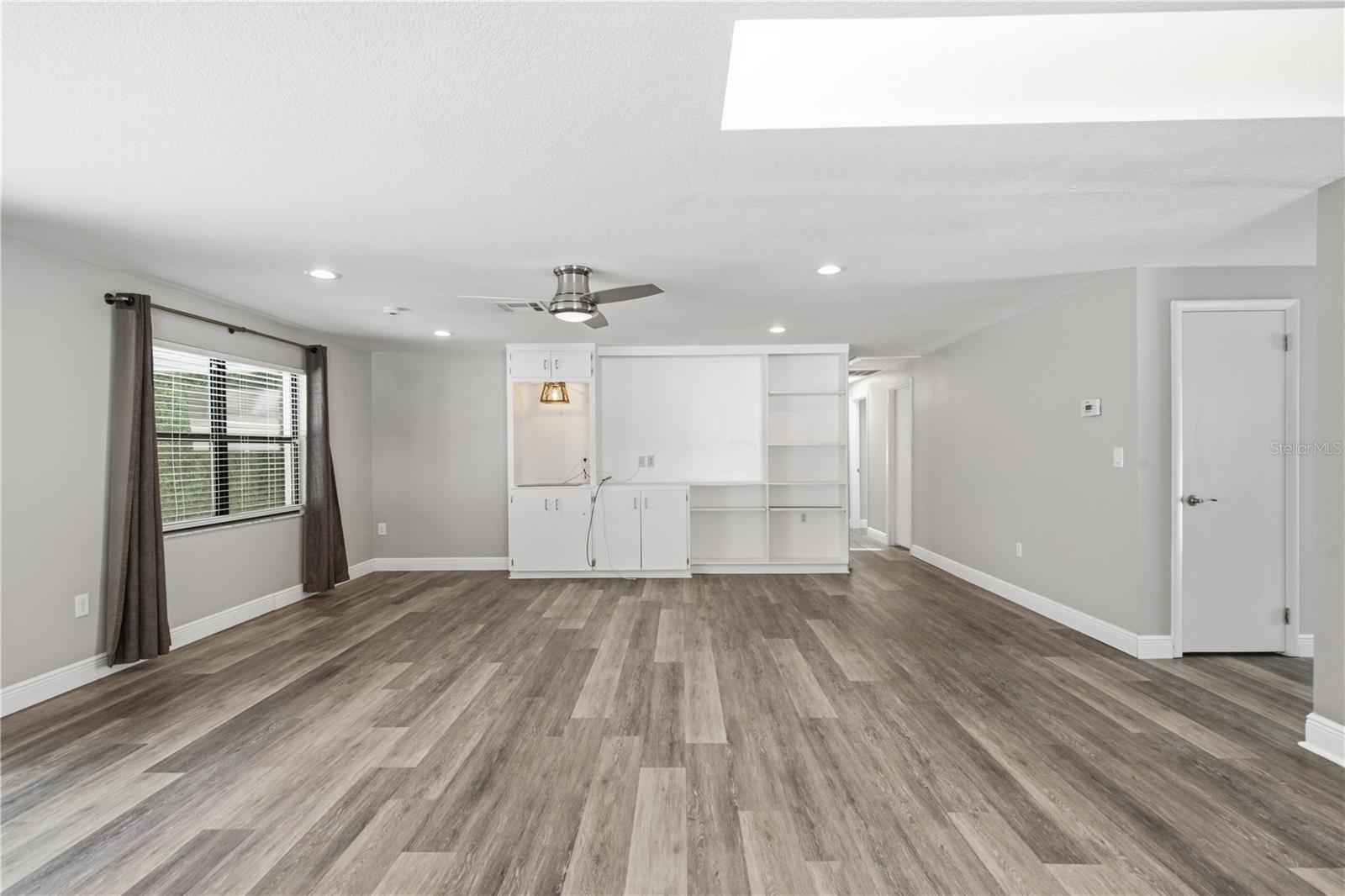 LAKE HOLLINGSWORTH ESTATES - Residential