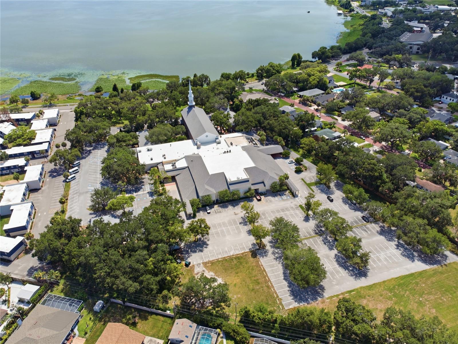 LAKE HOLLINGSWORTH ESTATES - Residential