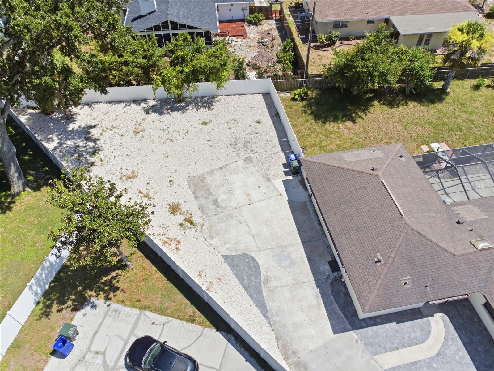 LAKE HOLLINGSWORTH ESTATES - Residential