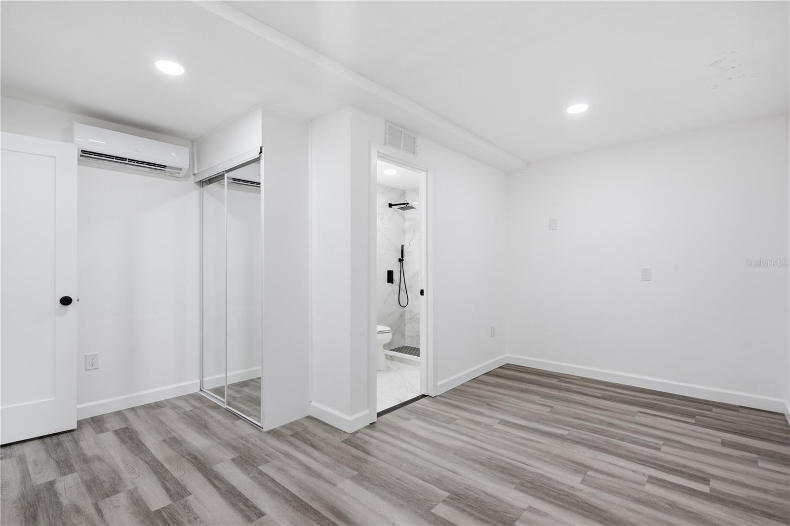LAKE HOLLINGSWORTH ESTATES - Residential