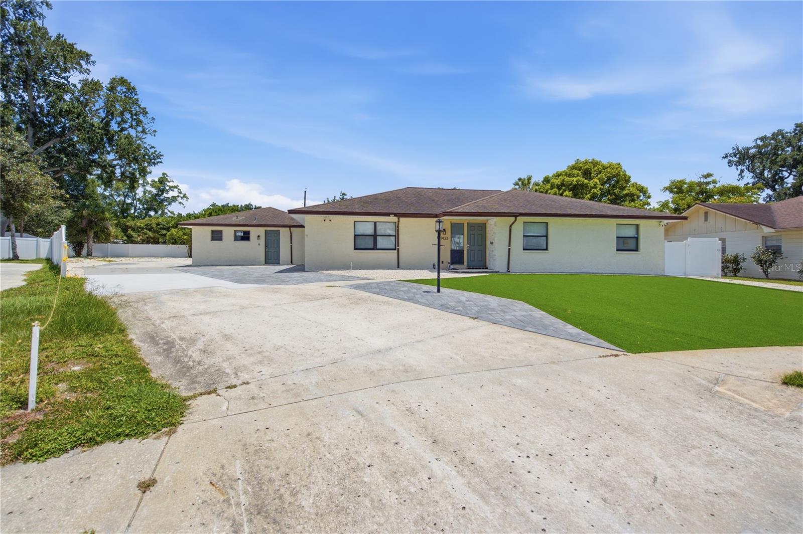 LAKE HOLLINGSWORTH ESTATES - Residential