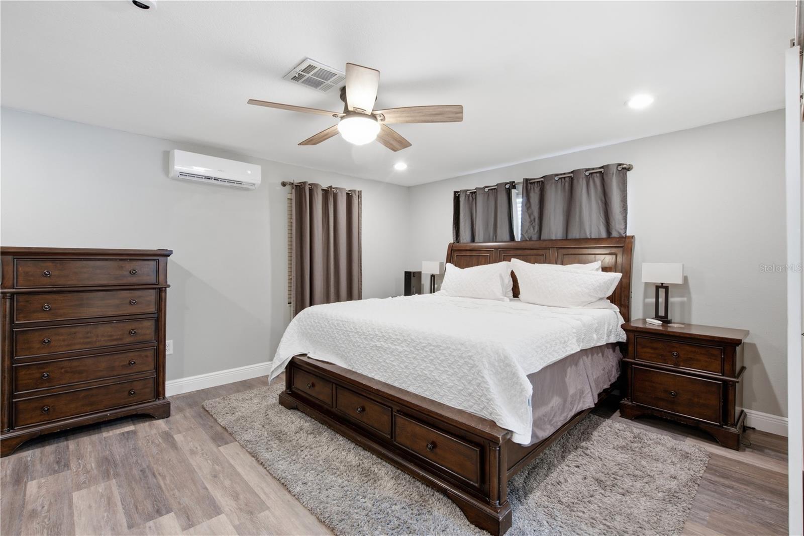 LAKE HOLLINGSWORTH ESTATES - Residential