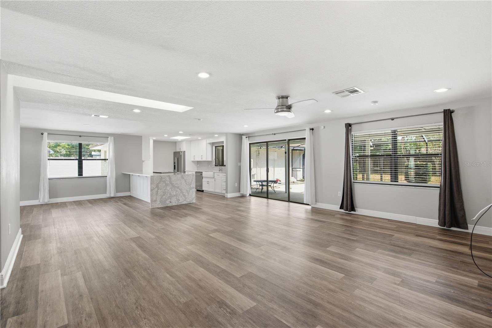 LAKE HOLLINGSWORTH ESTATES - Residential
