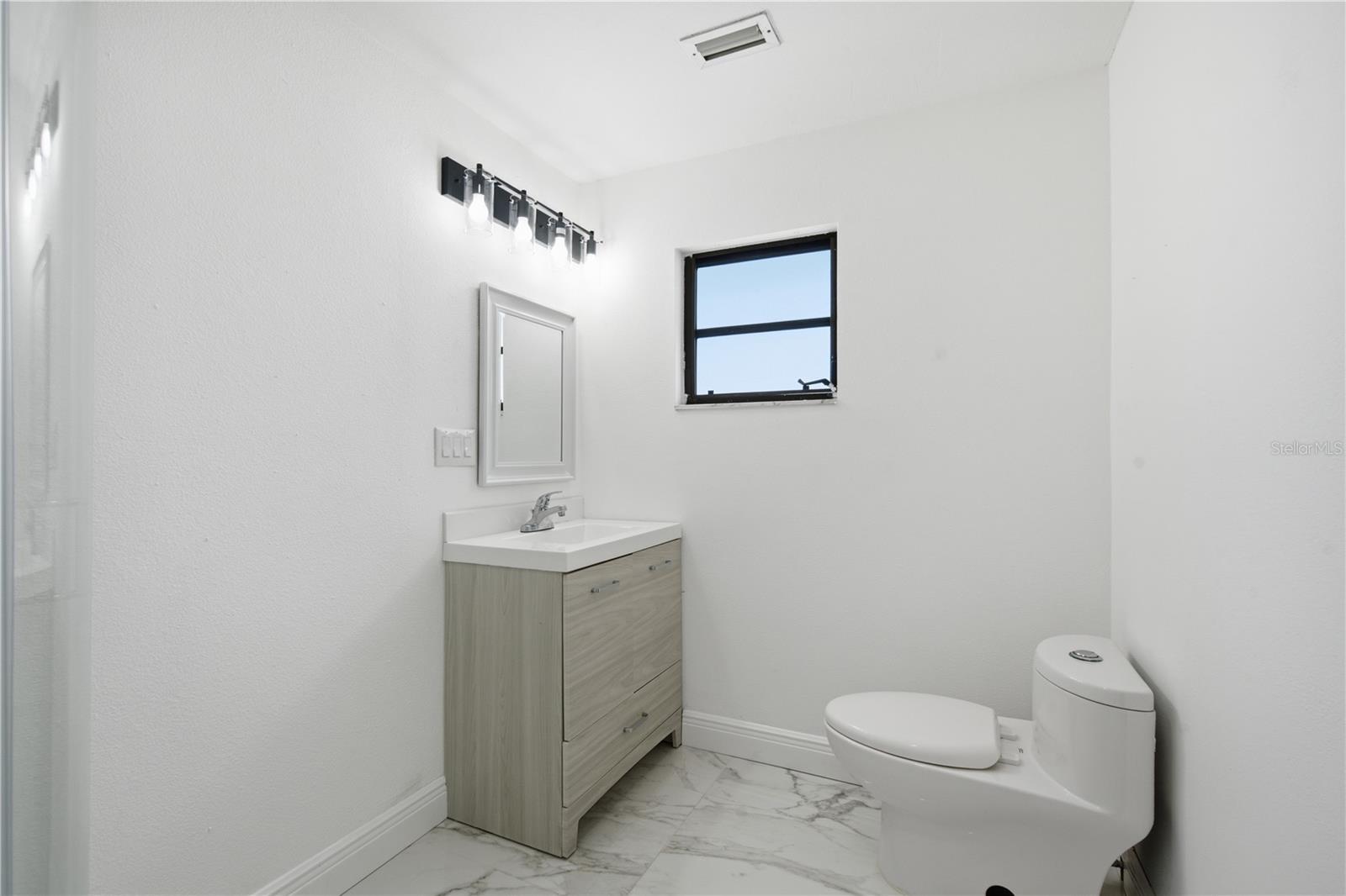 LAKE HOLLINGSWORTH ESTATES - Residential