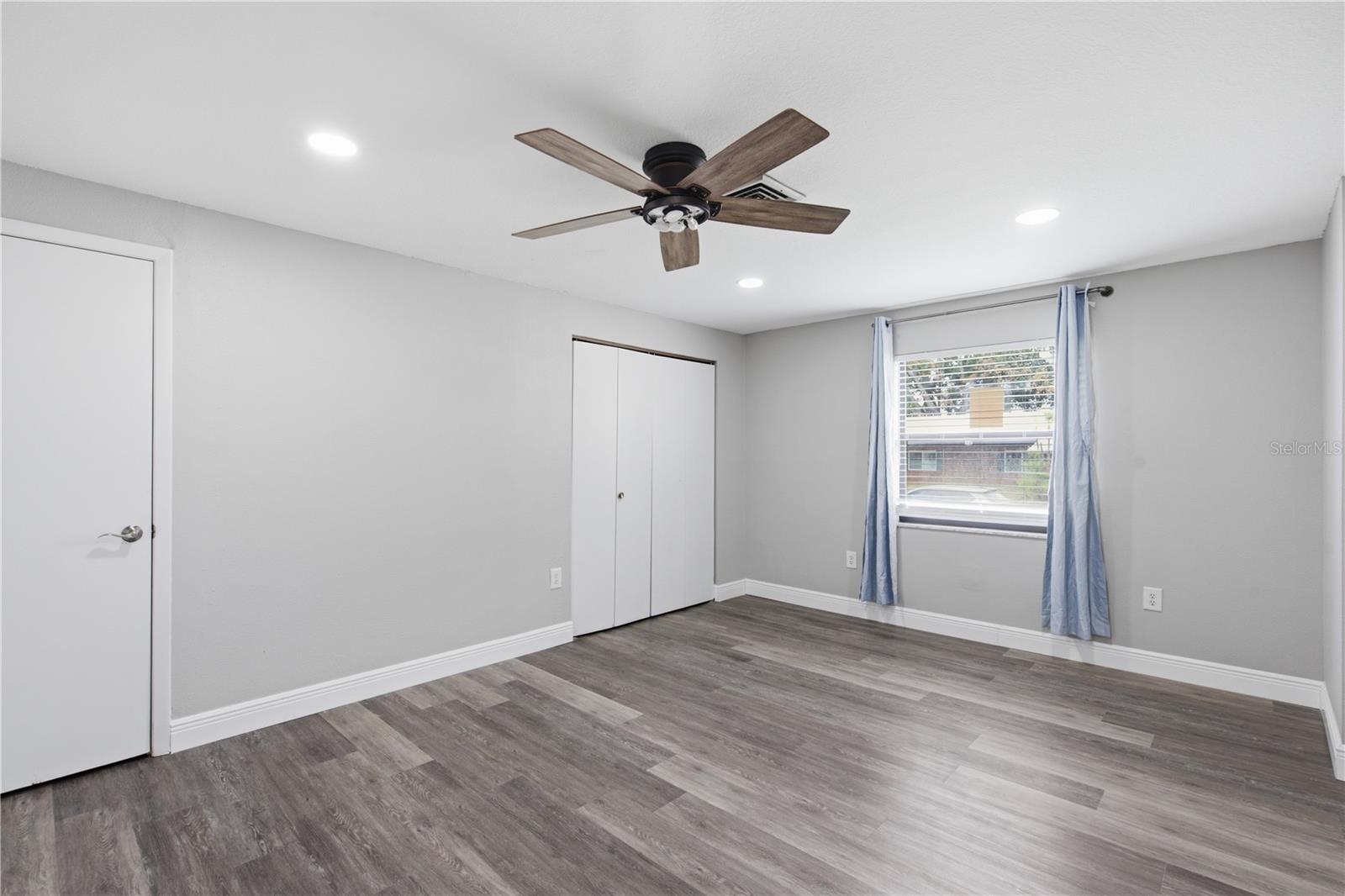 LAKE HOLLINGSWORTH ESTATES - Residential