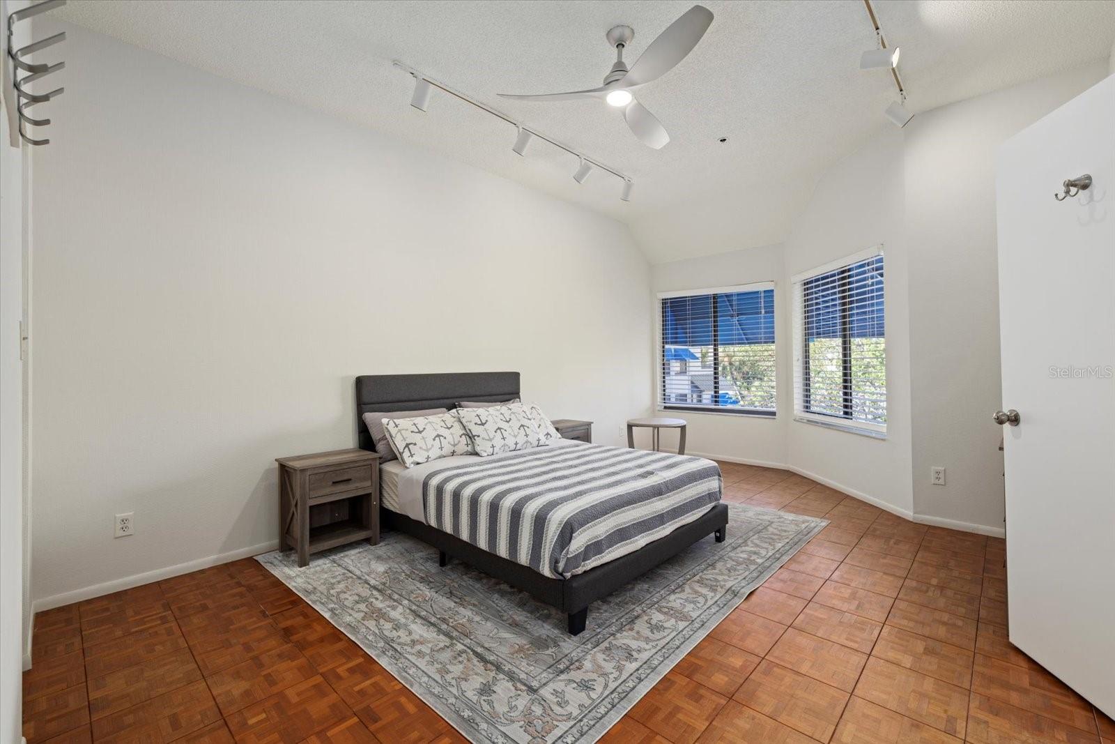 FAIRWAY BAY 1 - Residential Lease