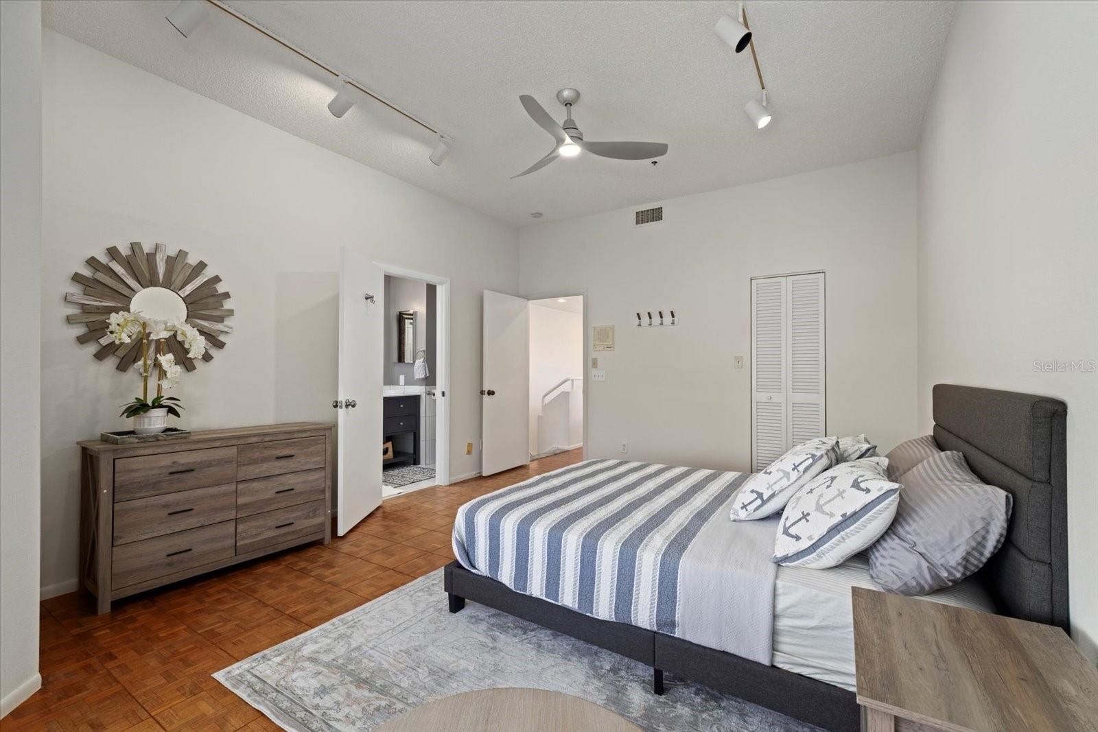 FAIRWAY BAY 1 - Residential Lease