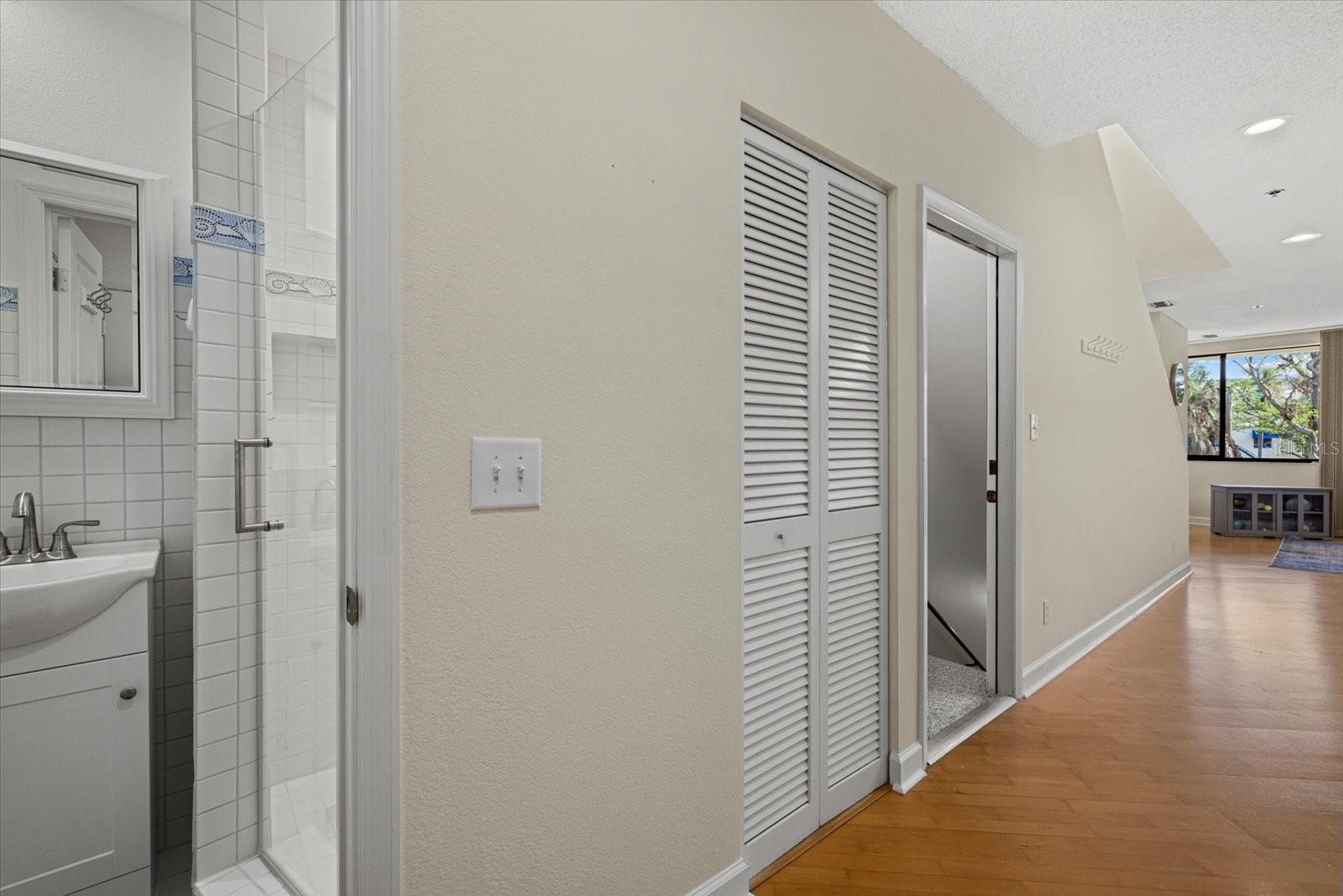 FAIRWAY BAY 1 - Residential Lease