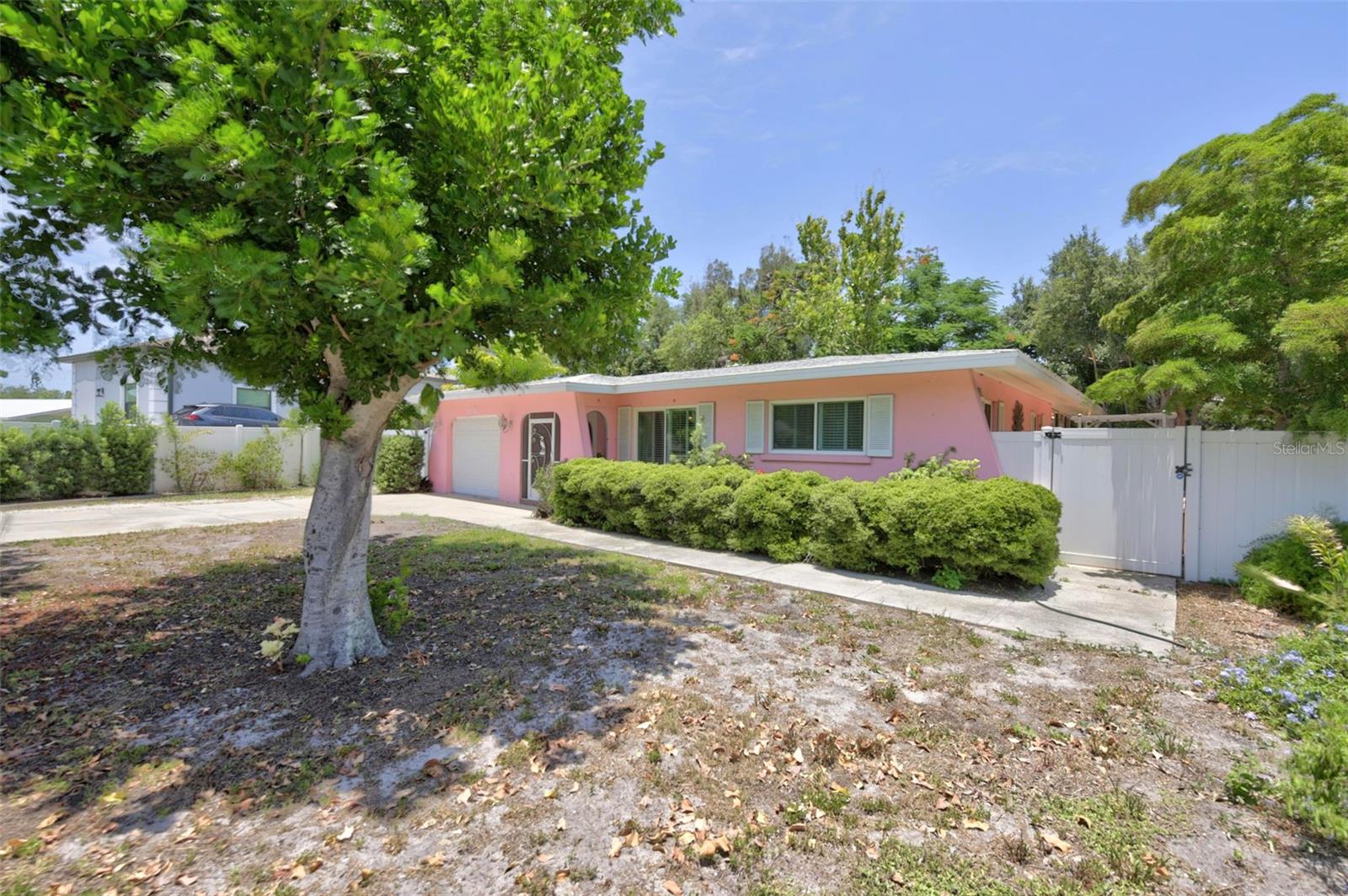 SOUTH VENICE - Residential