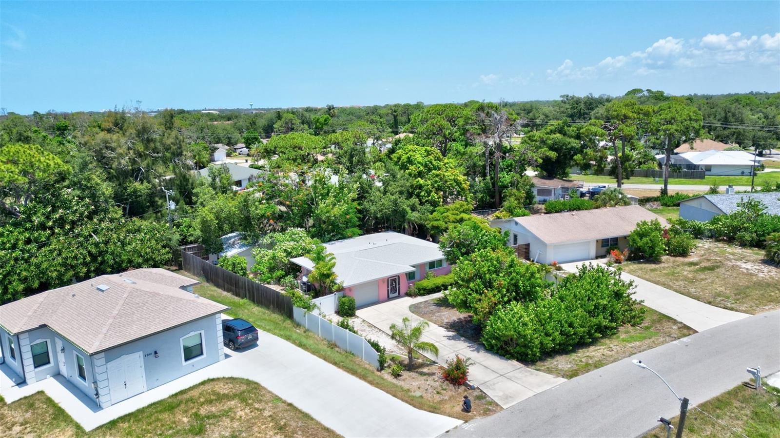 SOUTH VENICE - Residential