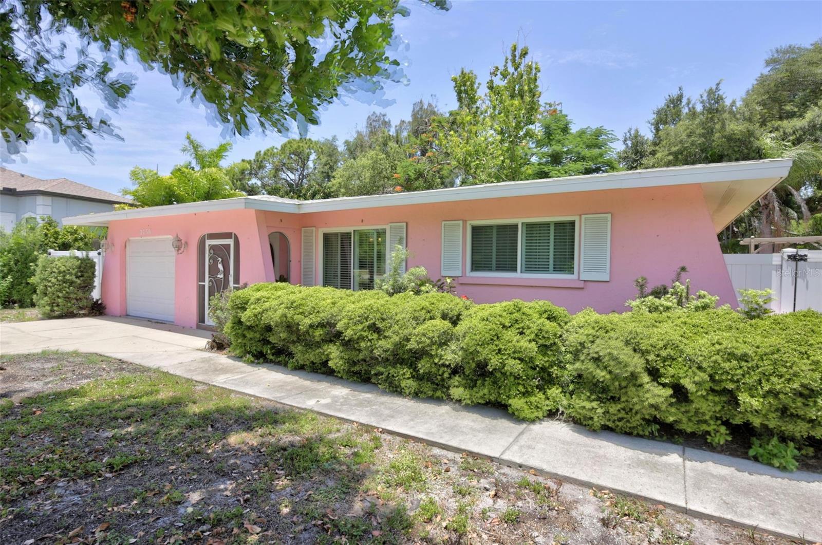 SOUTH VENICE - Residential