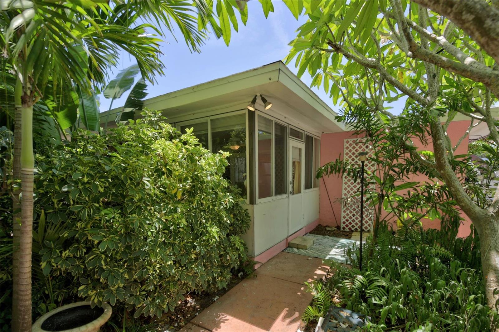 SOUTH VENICE - Residential