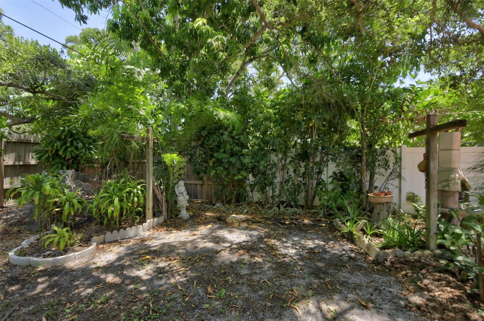 SOUTH VENICE - Residential