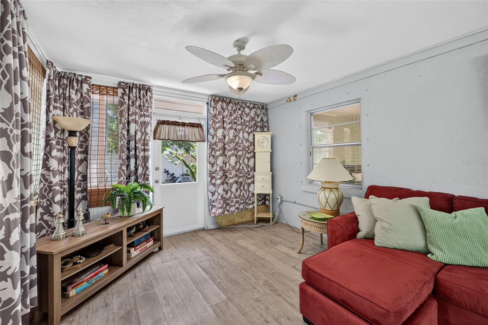 SOUTH VENICE - Residential